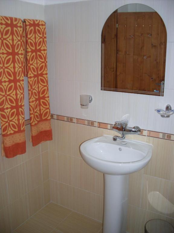 Tsutsovi House Hotel Kalofer Szoba fotó
