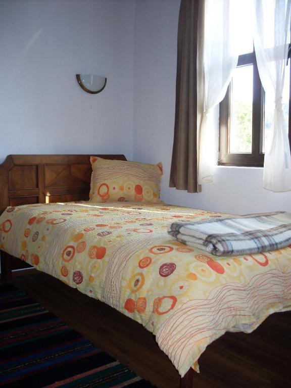 Tsutsovi House Hotel Kalofer Szoba fotó