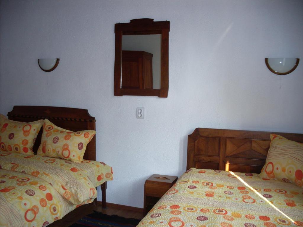 Tsutsovi House Hotel Kalofer Szoba fotó